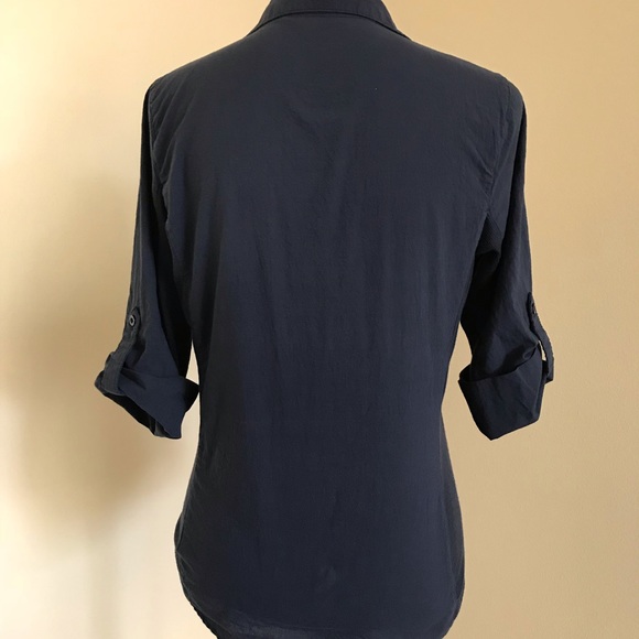 ❗️SALE❗️Front buttoned, fitted , top, shirt, - Picture 6 of 8